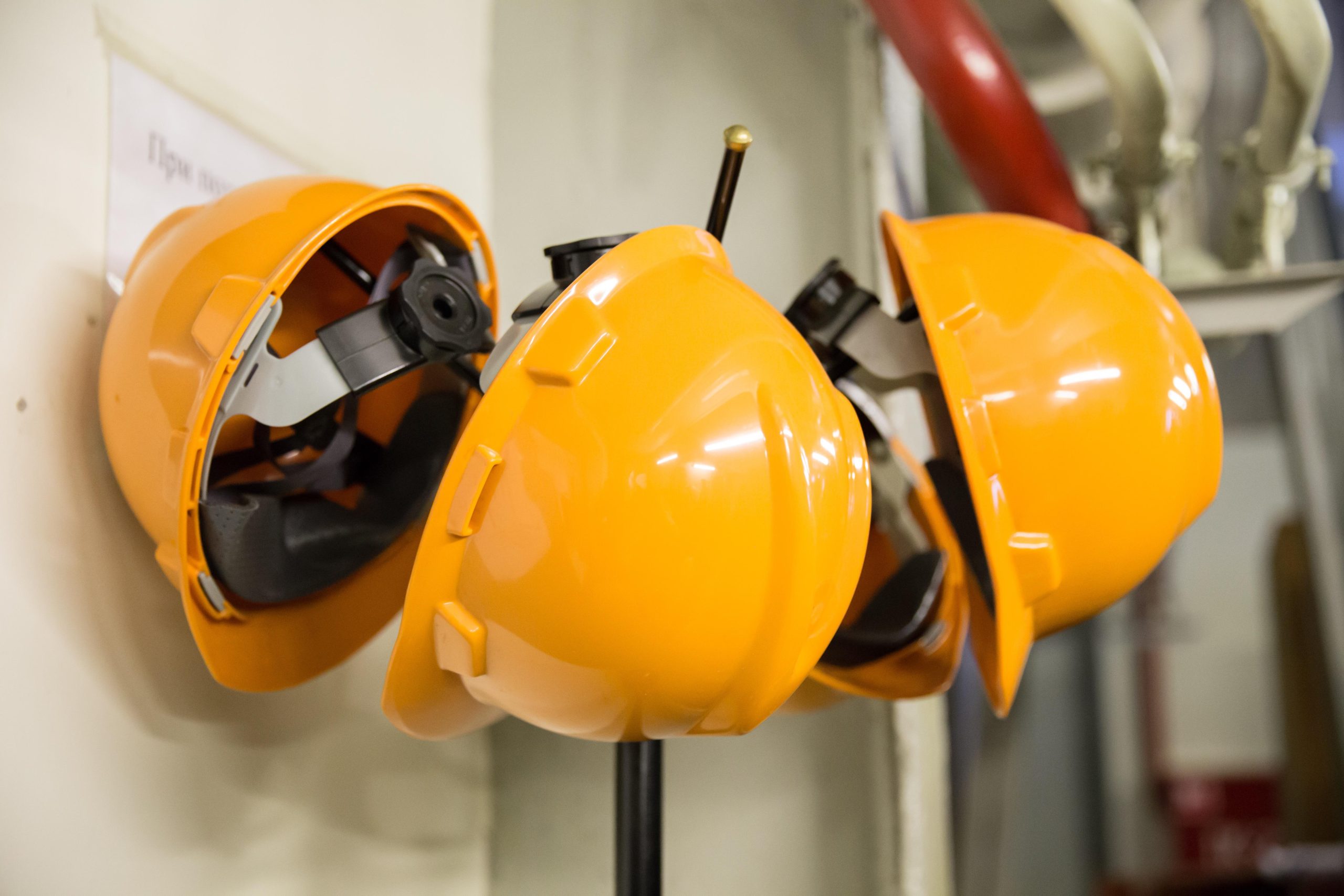 mariakray hardhat 6657476